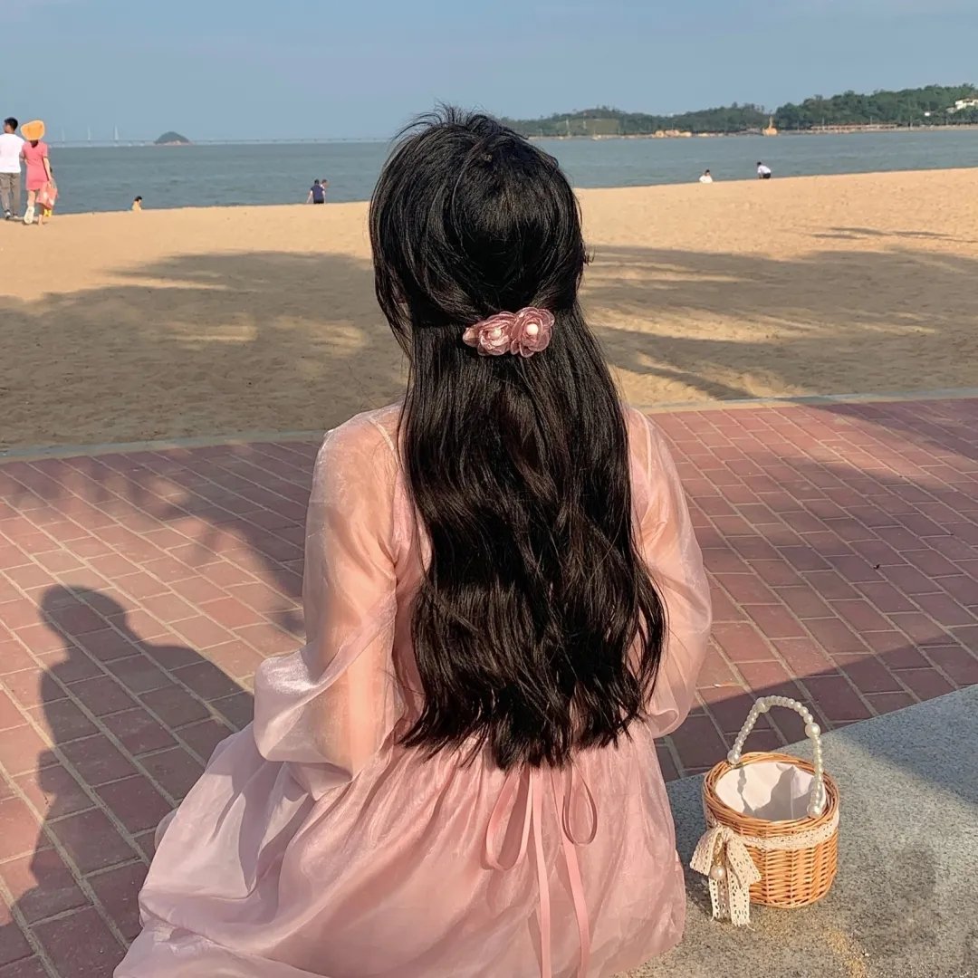 左撇子女人